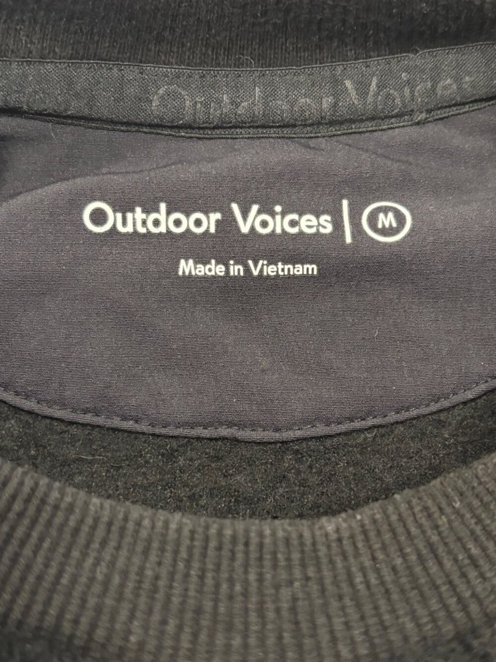 Outdoor Voices MegaFleece Crewneck Sweater M Black Wool Blend Sherpa Pullover - Picture 6 of 7
